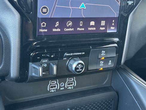 New 2026 RAM 1500 Laramie AWD/4WD image 19
