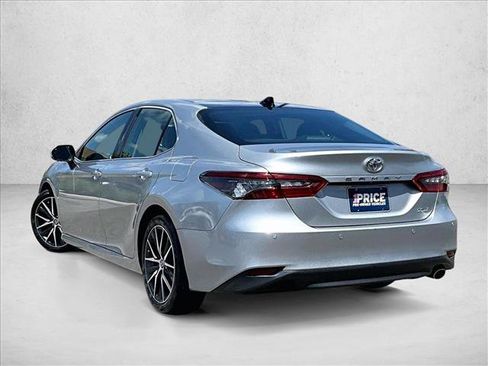 Used 2021 Toyota Camry XLE w/ Navigation Package FWD image 12
