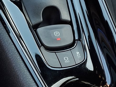 Used 2021 Toyota C-HR XLE image 24