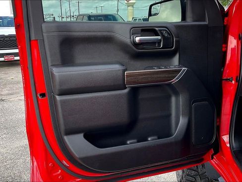 Used 2021 Chevrolet Silverado 1500 RST w/ LPO, Dark Essentials Package RWD image 17