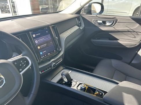 Certified 2025 Volvo XC60 B5 Plus AWD/4WD image 19