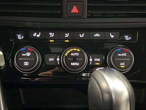 Used 2020 Volkswagen Jetta R-Line w/ R-Line Cold Weather Package FWD image 17