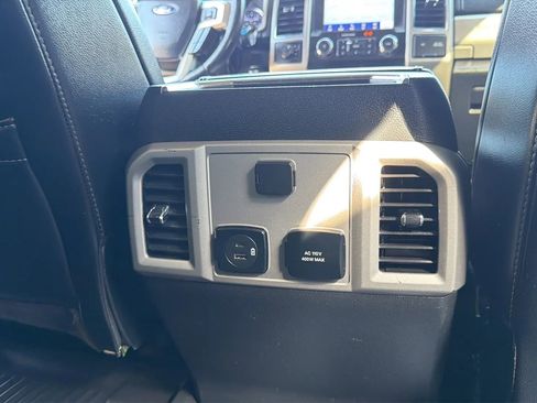 Used 2020 Ford F350 Lariat w/ Lariat Ultimate Package AWD/4WD image 19