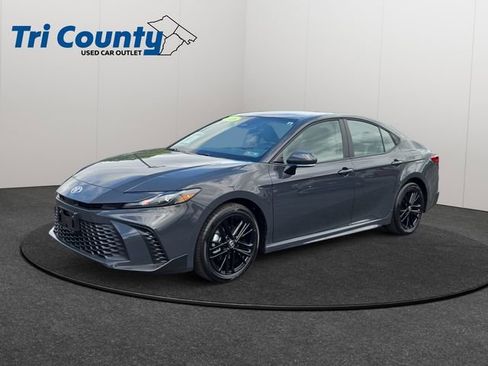 Certified 2026 Toyota Camry SE w/ Convenience Package FWD image 3