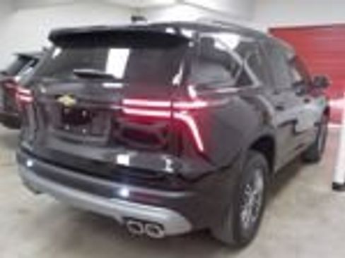 Used 2026 Chevrolet Traverse LT FWD image 7