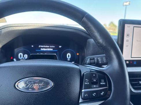 Used 2025 Ford Explorer Platinum w/ LUX Leather Package AWD/4WD image 16