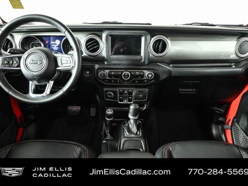 Used 2020 Jeep Wrangler Unlimited Sahara image 19