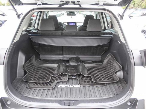 Used 2023 Toyota RAV4 XLE FWD image 22
