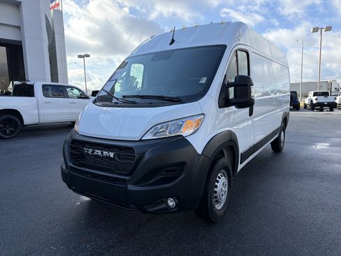 Used 2025 RAM ProMaster 3500 w/ Convenience Group image 2