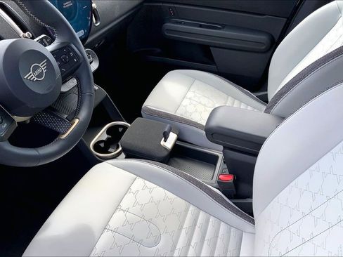 Certified 2025 MINI Cooper Countryman S w/ Comfort Package Max image 19