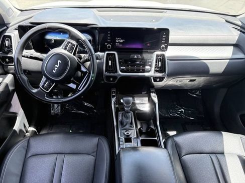 Certified 2023 Kia Sorento SX AWD/4WD image 9