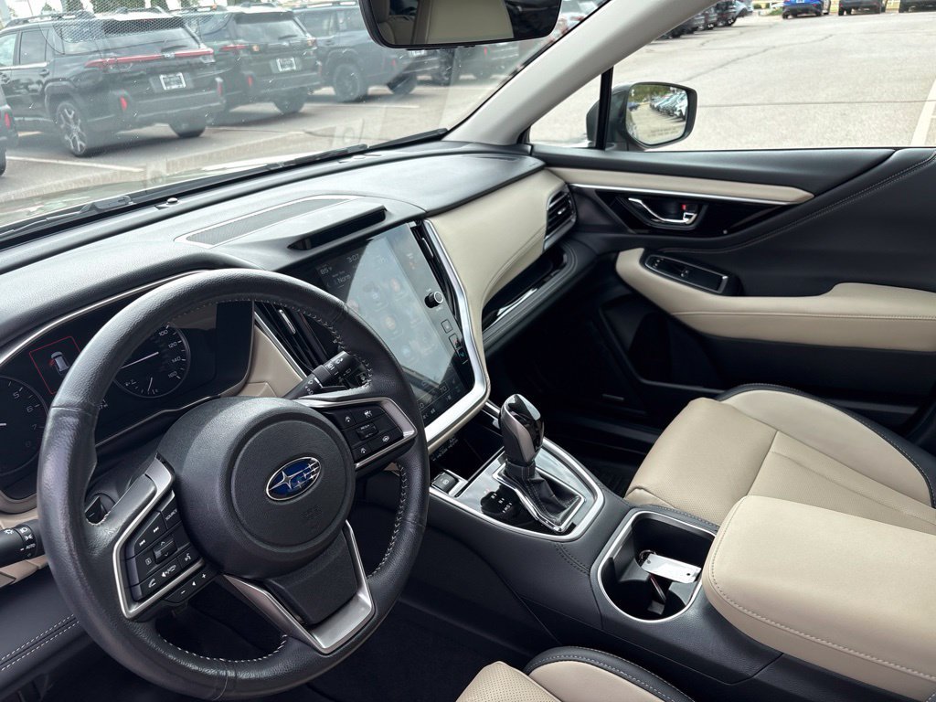 Used 2025 Subaru Outback Limited AWD/4WD image 4