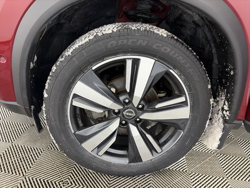 Used 2023 Nissan Rogue SL w/ SL Premium Package image 13