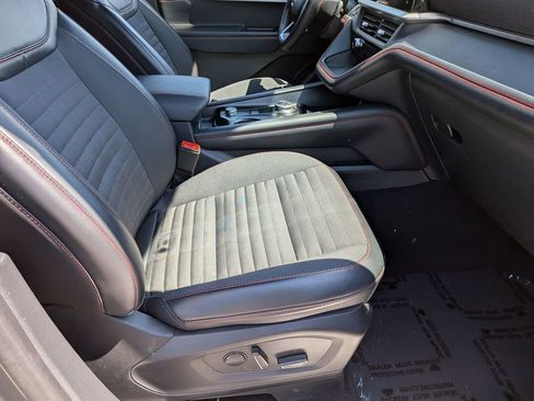 Used 2025 Ford Explorer ST-Line w/ ST-Line Street Pack AWD/4WD image 32
