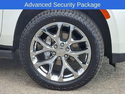 Certified 2022 GMC Yukon Denali w/ Denali Premium Package image 9