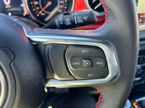 Used 2023 Jeep Wrangler Unlimited Rubicon AWD/4WD image 17
