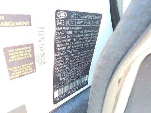 Used 2017 Land Rover Range Rover HSE image 33