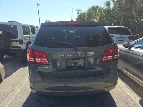 Used 2020 Dodge Journey SE w/ Blacktop Package FWD image 5