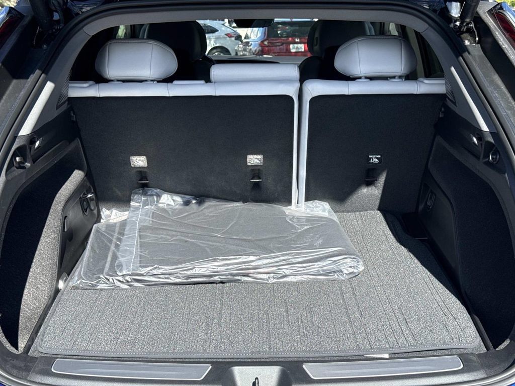 New 2027 Cadillac Optiq V w/ Deep Ocean Design Edition AWD/4WD image 11