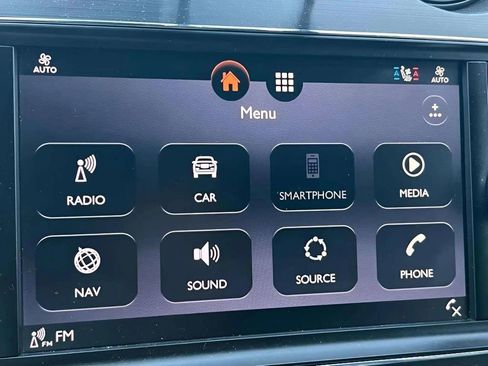 Used 2017 Bentley Bentayga image 19