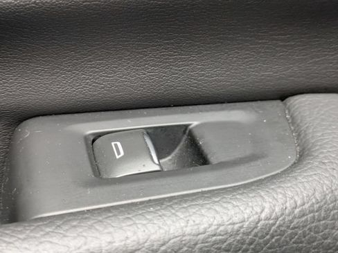 Certified 2025 GMC Yukon XL Denali AWD/4WD image 27