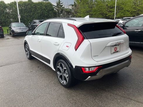 Certified 2025 Kia Niro EX Touring image 5