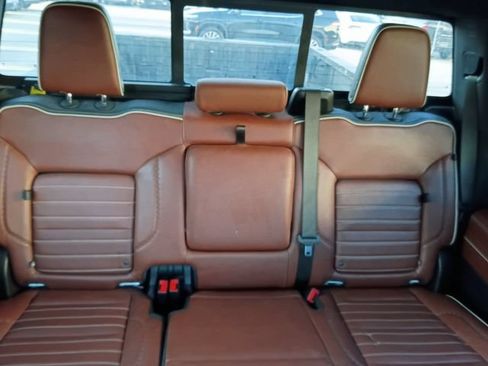 Used 2025 GMC Sierra 2500 Denali Ultimate AWD/4WD image 5
