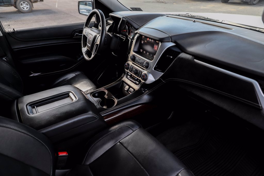 Used 2015 GMC Yukon SLT w/ Open Road Package AWD/4WD image 3