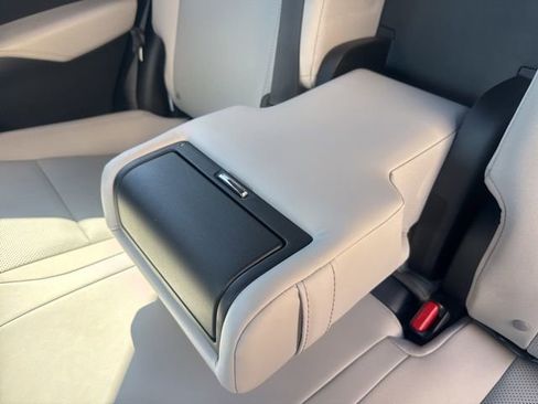 Used 2023 Lexus RX 350 Premium w/ Accessory Package (A2) image 31