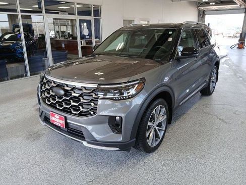 Certified 2025 Ford Explorer Platinum w/ Ultimate Package image 4