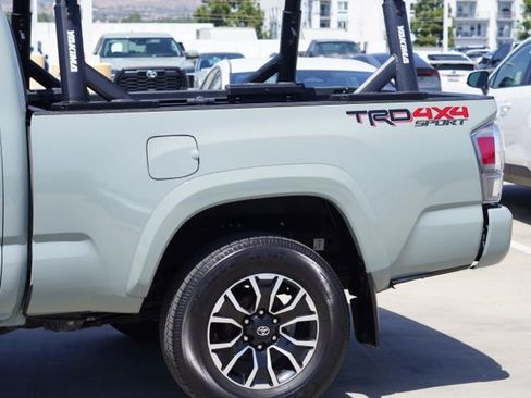 Used 2022 Toyota Tacoma TRD Sport w/ TRD Premium Sport Package AWD/4WD image 12