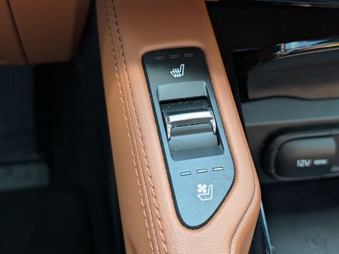 Certified 2025 Kia Telluride AWD image 28