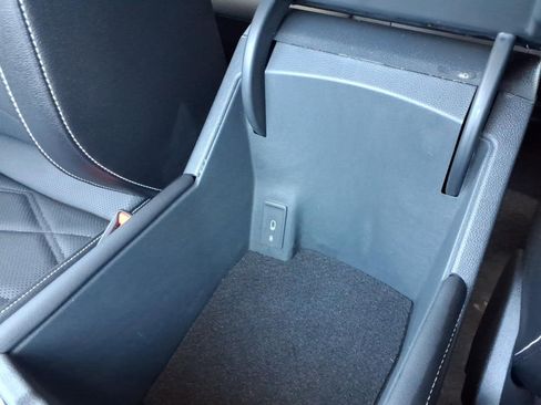 Used 2024 Volkswagen Atlas SE image 13