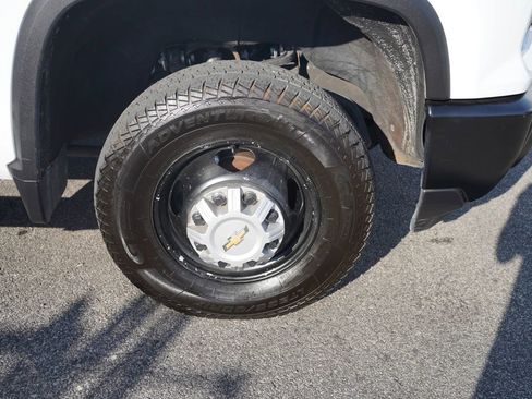 Used 2024 Chevrolet Silverado 3500 W/T AWD/4WD image 34