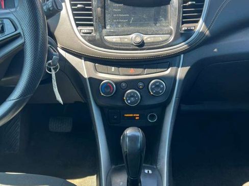 Used 2018 Chevrolet Trax LS FWD image 22