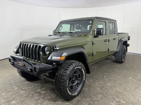 Used 2022 Jeep Gladiator Sport w/ Trailer Tow Package image 3