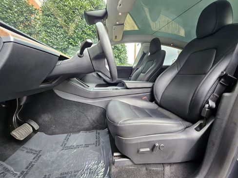 Used 2023 Tesla Model Y 2WD image 36