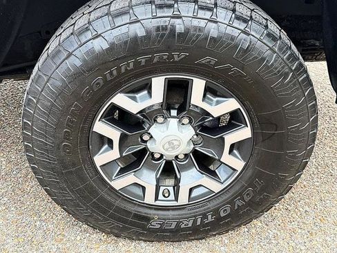Used 2019 Toyota Tacoma TRD Off-Road AWD/4WD image 43