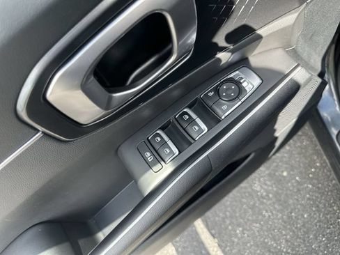 Used 2023 Kia Sorento S FWD image 17