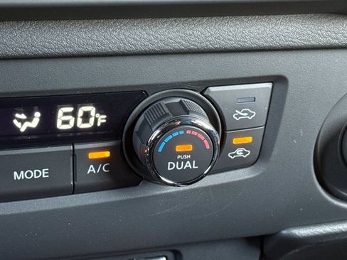 Used 2025 Nissan Frontier PRO-4X AWD/4WD image 28