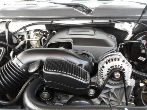Used 2013 Chevrolet Tahoe LTZ RWD image 29