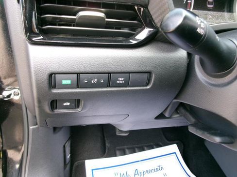 Used 2025 Nissan Sentra SV FWD image 13
