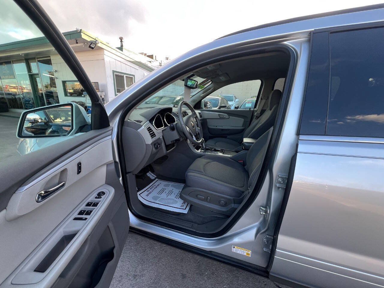 Used 2012 Chevrolet Traverse LT AWD/4WD image 16