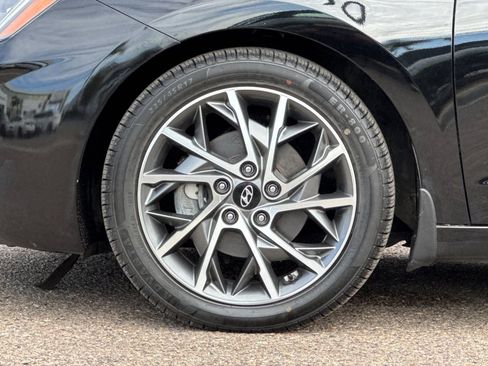 Used 2020 Hyundai Elantra Limited w/ Cargo Package (C1) image 24