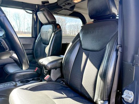 Used 2018 Jeep Wrangler Sport image 14