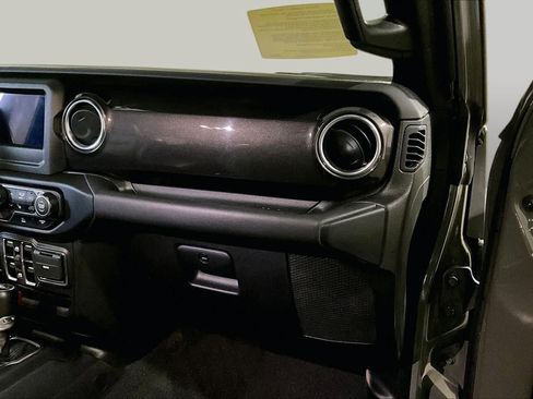 Used 2021 Jeep Wrangler Unlimited Sahara AWD/4WD image 17