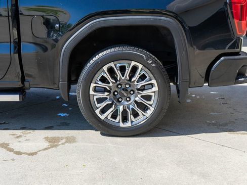 Certified 2023 GMC Sierra 1500 Denali Ultimate AWD/4WD image 32