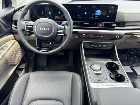 New 2026 Kia Carnival LXS image 9