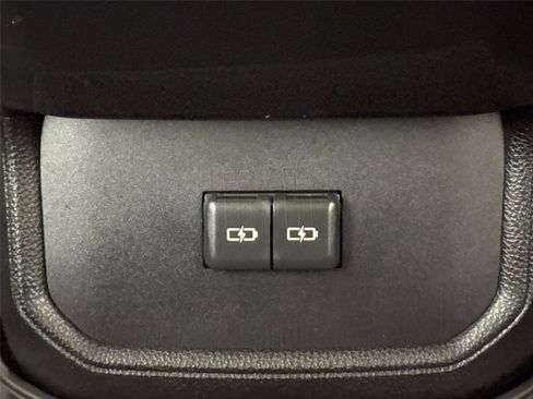 Used 2024 Toyota Highlander LE image 34