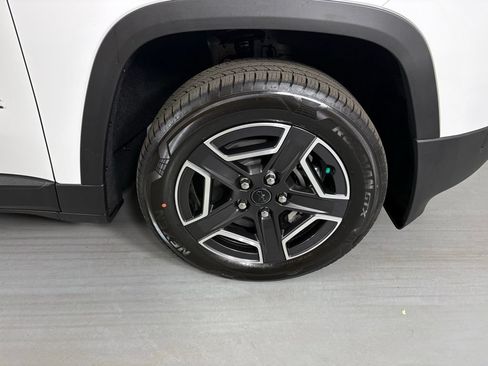 New 2026 Jeep Cherokee Laredo AWD/4WD image 10